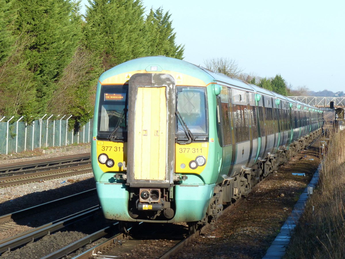 Southern 377 311 am 11.1.2014 in Horley
