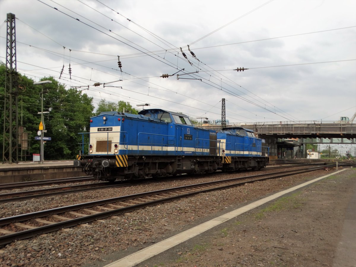 Spitzke V100 004 (203 004) und V100 008 (203 008) am 06.05.17 in Mainz Bischofsheim von einen Gehweg aus fotografiert