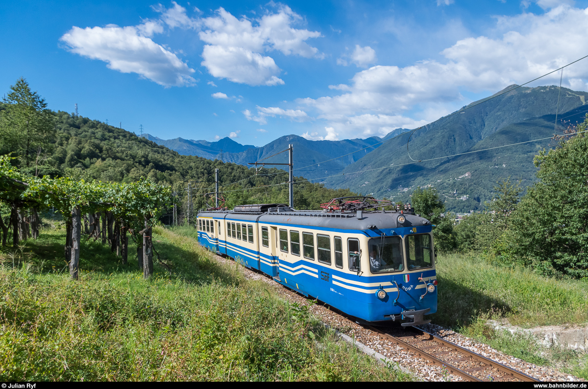 SSIF ABe 8/8 21  Roma  am 25. Juli 2017 als Regio 245 Domodossola - Re kurz vor Trontano.