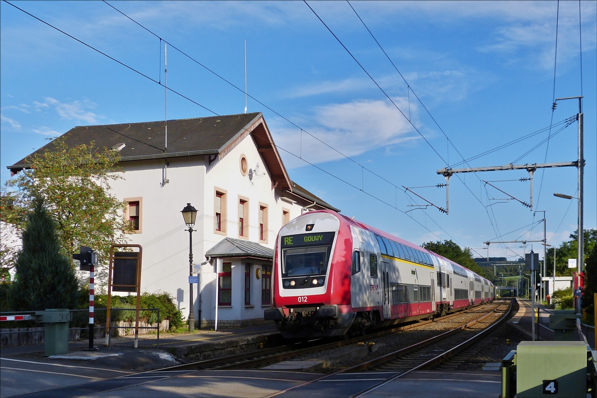 Steuerwagen 012 im Bahnhof von Wilwerwiltz, geschoben von Lok 4001.  22.08.2017  (Hans)