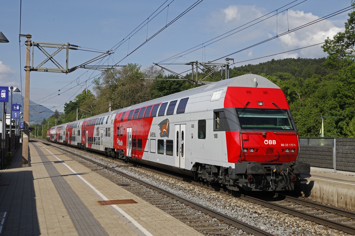 Steuerwagen 86-33 117 in Pottschach am 17.05.2017.