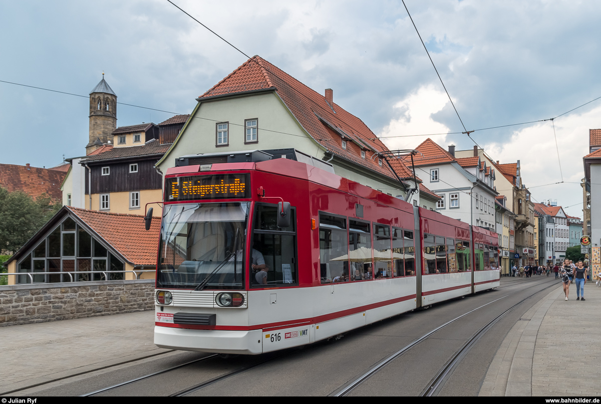 Strassenbahn Erfurt: MGT6DE 616 am 3. Juni 2017 auf der Linie 6 Richtung Steigerstrasse.