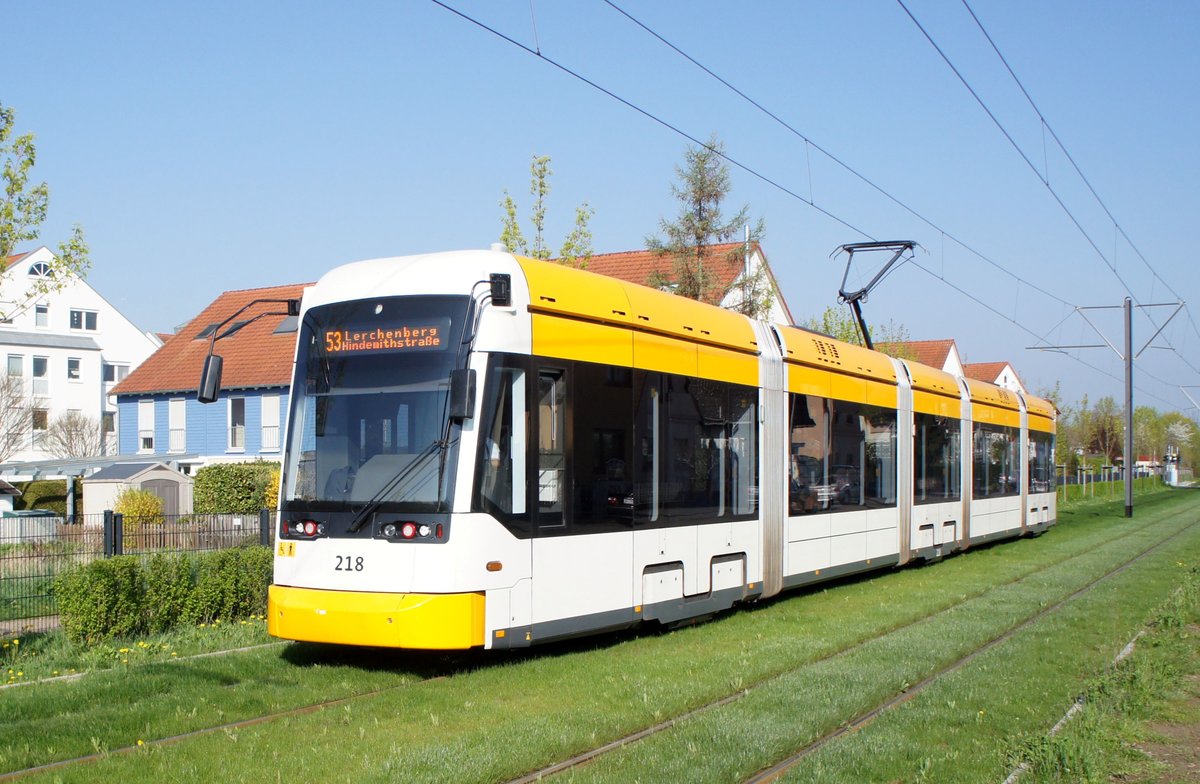 Straßenbahn Mainz / Mainzelbahn: Stadler Rail Variobahn der MVG Mainz - Wagen 218, aufgenommen im April 2018 in Mainz-Bretzenheim.