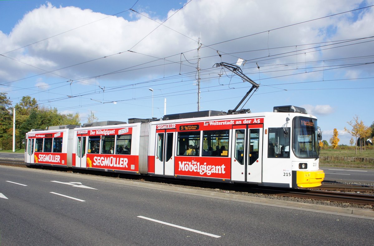 Straßenbahn Mainz: Adtranz GT6M-ZR der MVG Mainz - Wagen 215, aufgenommen im Oktober 2016 in Mainz-Hechtsheim.