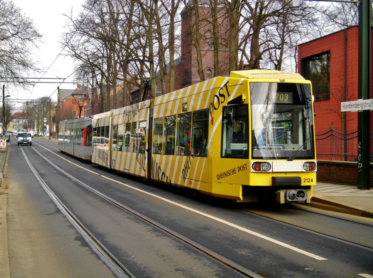 Straßenbahnlinie 703 nach Düsseldorf-Bilk Kirchfeldstraße an der Haltestelle Düsseldorf-Gerresheim Hardenbergstraße.(28.02.2015)
