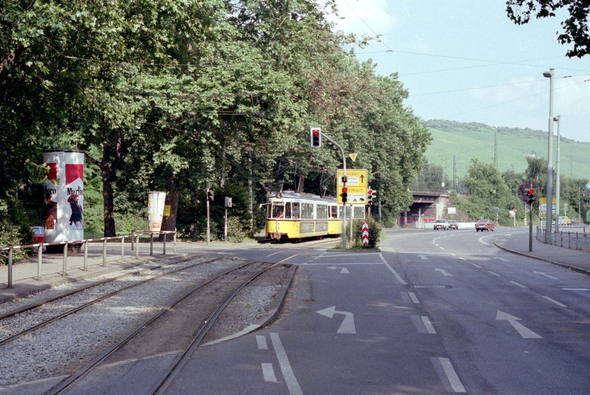Stuttgart SSB SL 4 (GT4 737 + GT4 ?) Untertürkheim, Benzstraße am 8. Juli 1979. - Scan von einem Farbnegativ. Film: Kodacolor II. Kamera: Minolta SRT-101.