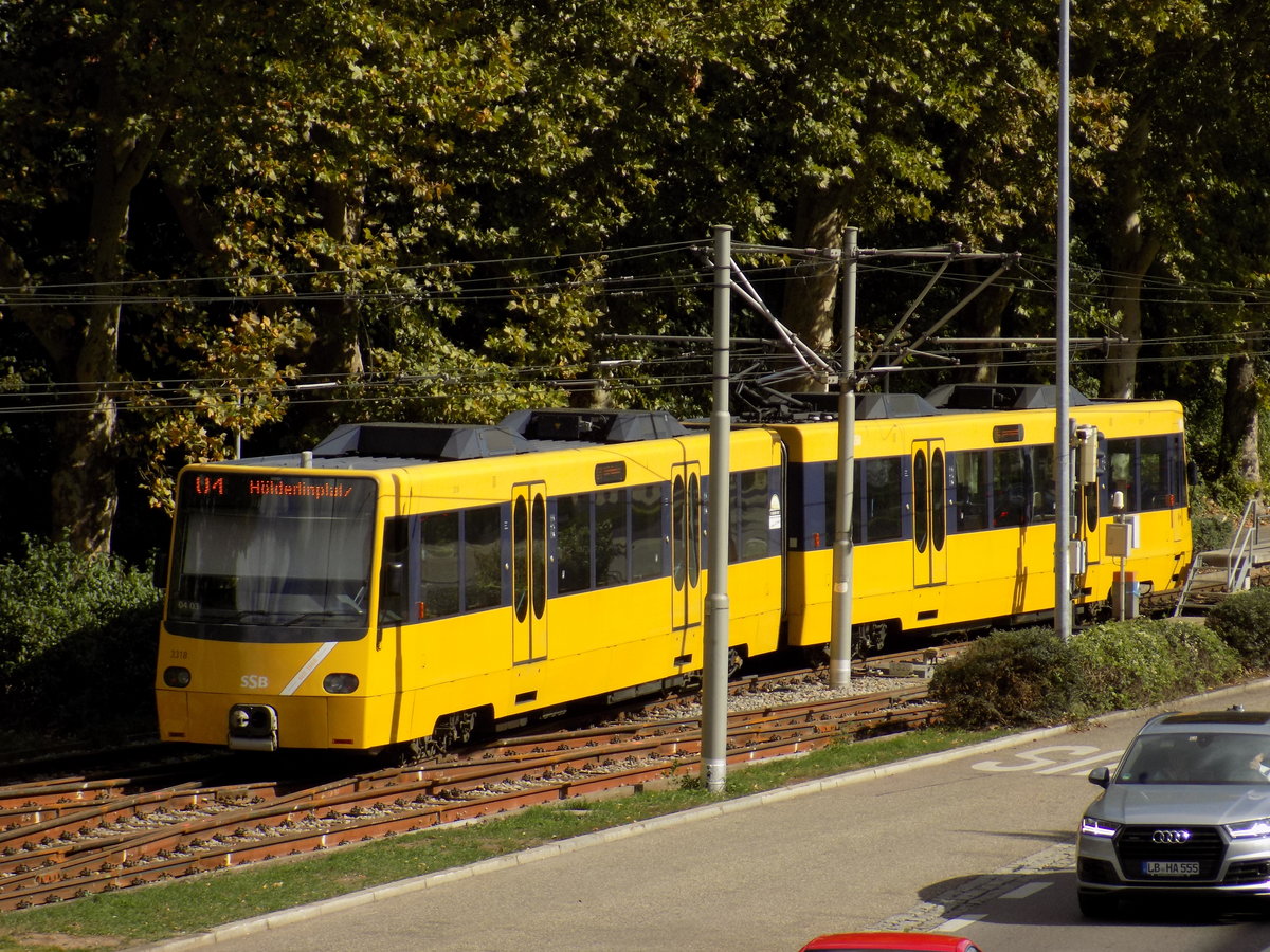 Stuttgart,
Kehranlage in Untertürkheim Bahnhof fährt eine DT8.10 3317/3318 als U4 kommend von Hölderlinplatz.