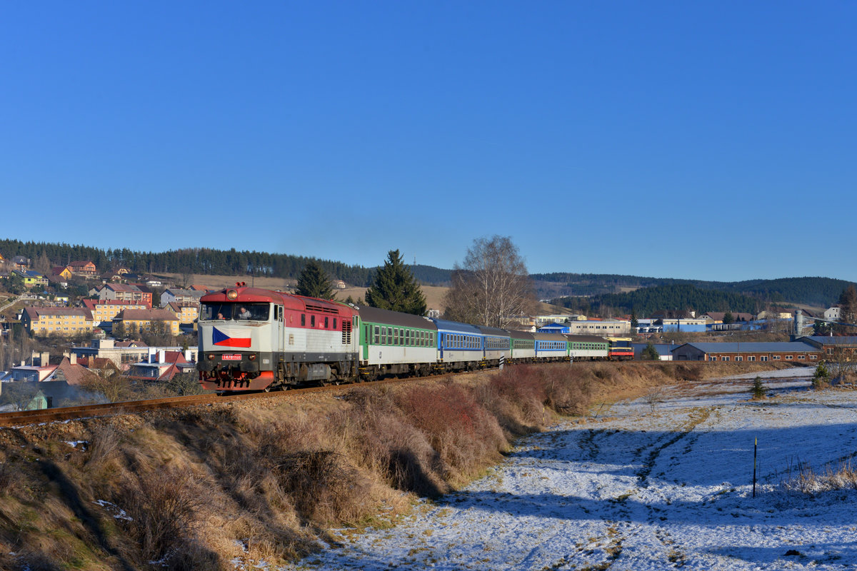 T 478 1146 (749 146) mit einem Sonderzug am 31.12.2016 bei Vimperk. 