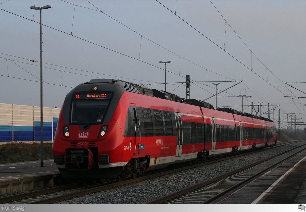 Talent II # 442 303 verlässt am Morgen des 5. Februar 2014 den Bahnhof Bad Staffelstein auf seinen Weg nach Nürnberg.