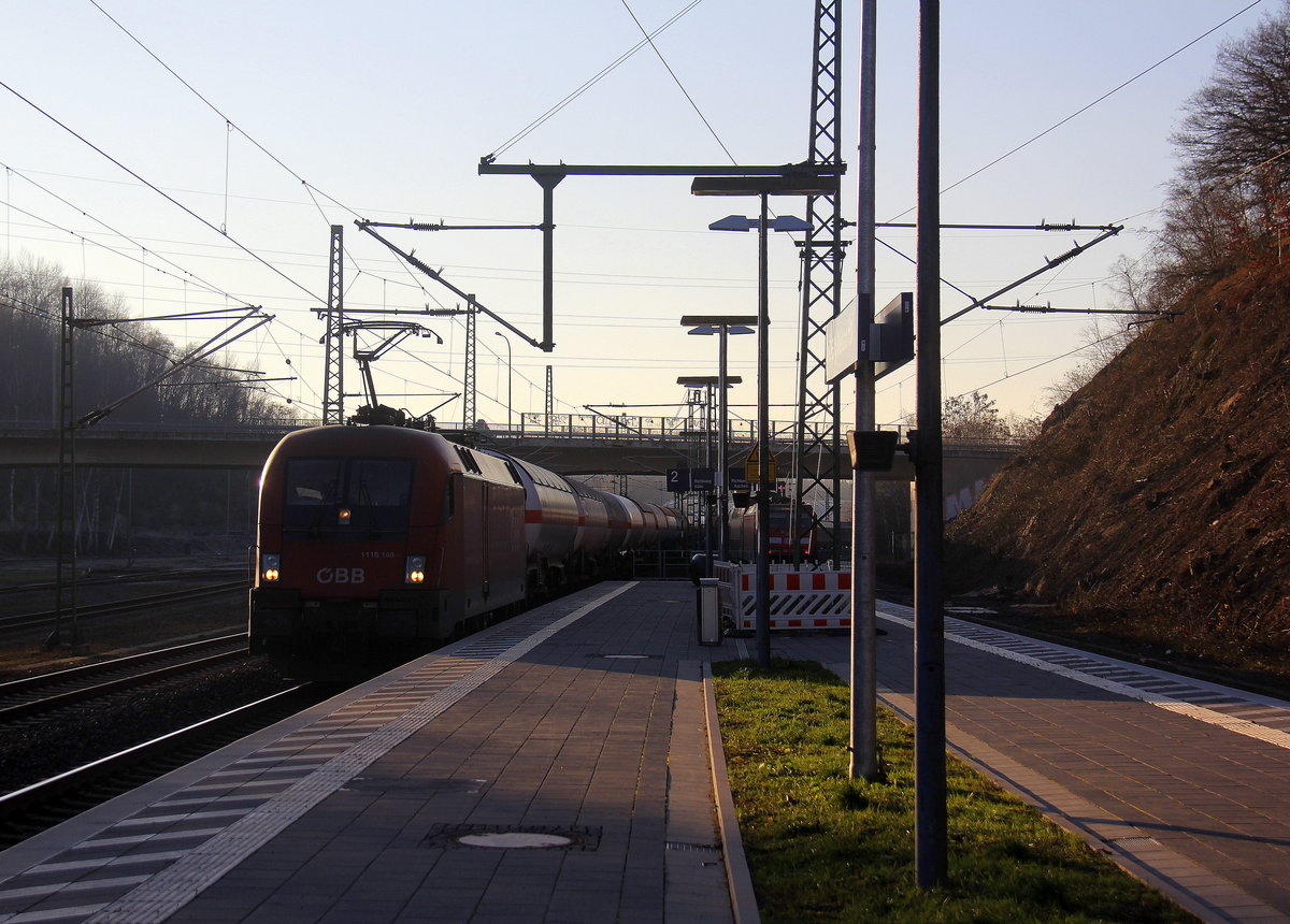 Taurus 1116 168 von ÖBB  kommt mit einem gemischten Güterzug aus Antwerpen-Waaslandhaven(B) nach Linz-Voestalpine(A) und kommt aus Richtung Aachen-West,Aachen-Schanz,Aachen-Hbf,Aachen-Rothe-Erde,Aachen-Eilendorf und fährt durch Stolberg-Hbf(Rheinland) in Richtung Eschweiler-Hbf,Langerwehe,Düren,Merzenich,Buir,Horrem,Kerpen-Köln-Ehrenfeld,Köln-West,Köln-Süd. Aufgenommen vom Bahnsteig 1 in Stolberg-Hbf. 
Bei schönem Winterwetter am kalten Nachmittag vom 28.12.2018.