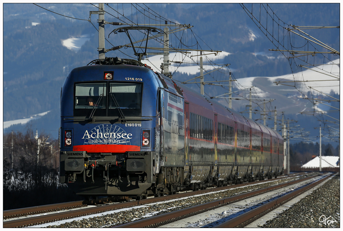 Teleaufnahme der 1216 019  Achensee Schifffahrt , welche mit einem railjet von Wien Hbf nach Villach unterwegs war.
Zeltweg 20.01.2018