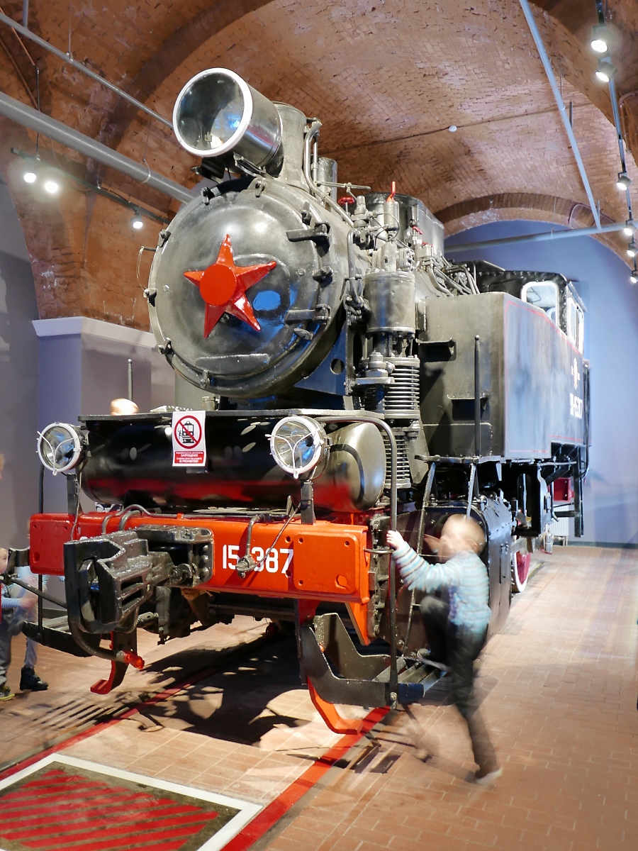 Tenderlok 15387, Baujahr 1953, im Russischen Eisenbahnmuseum in St. Petersburg, 4.11.2017 
