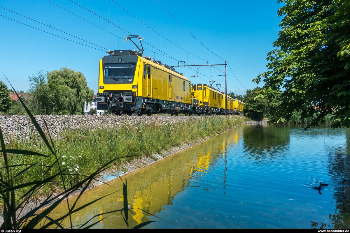 Testfahrten mit 8 neuen Xem 181 Unterhaltsfahrzeugen für GBT und CBT am 20. Juni 2018 in Riedt bei Erlen.