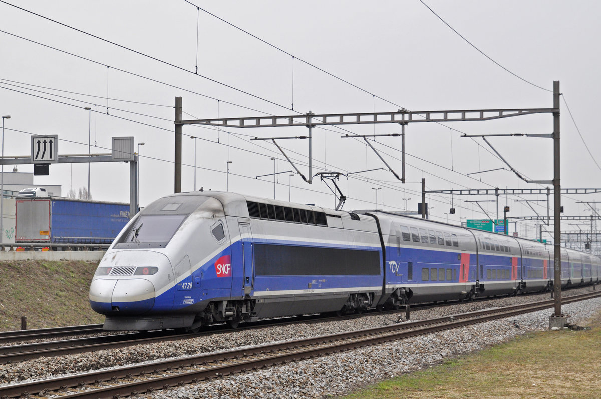 TGV 4720 fährt Richtung Bahnhof SBB. Die Aufnahme stammt vom 26.03.2018.