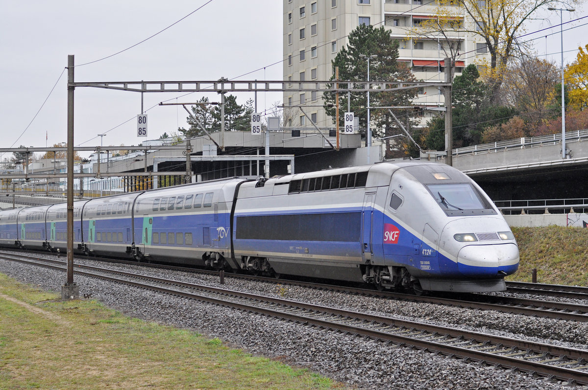 TGV 4724 fährt Richtung Bahnhof Muttenz. Die Aufnahme stammt vom 10.11.2017.