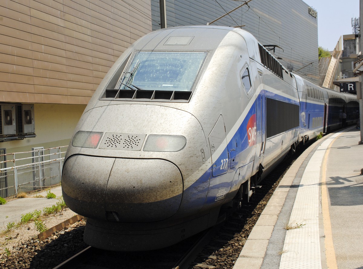 TGV Duplex der 1. Generation in Saint-Raphaël (Côte d'Azur). 20. Juli 2015.