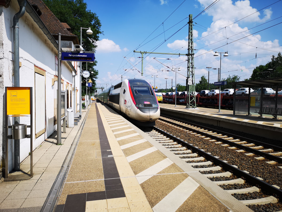 TGV-Duplex von Frankfurt/Main nach Paris Est. Aufgenommen in Kaiserslautern-Einsiedlerhof am 05.06.2018.