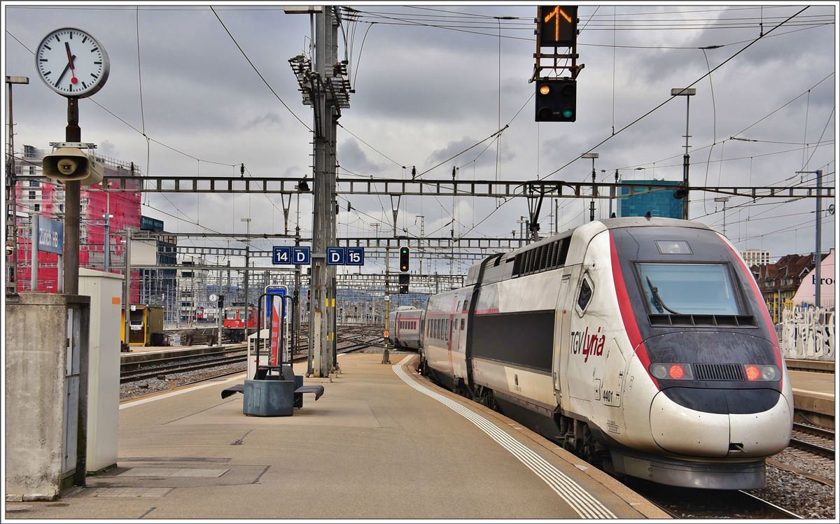 TGV Lyria 30218 Rame 4401 nach Paris gare de Lyon verlässt Zürich HB. (01.03.2017)