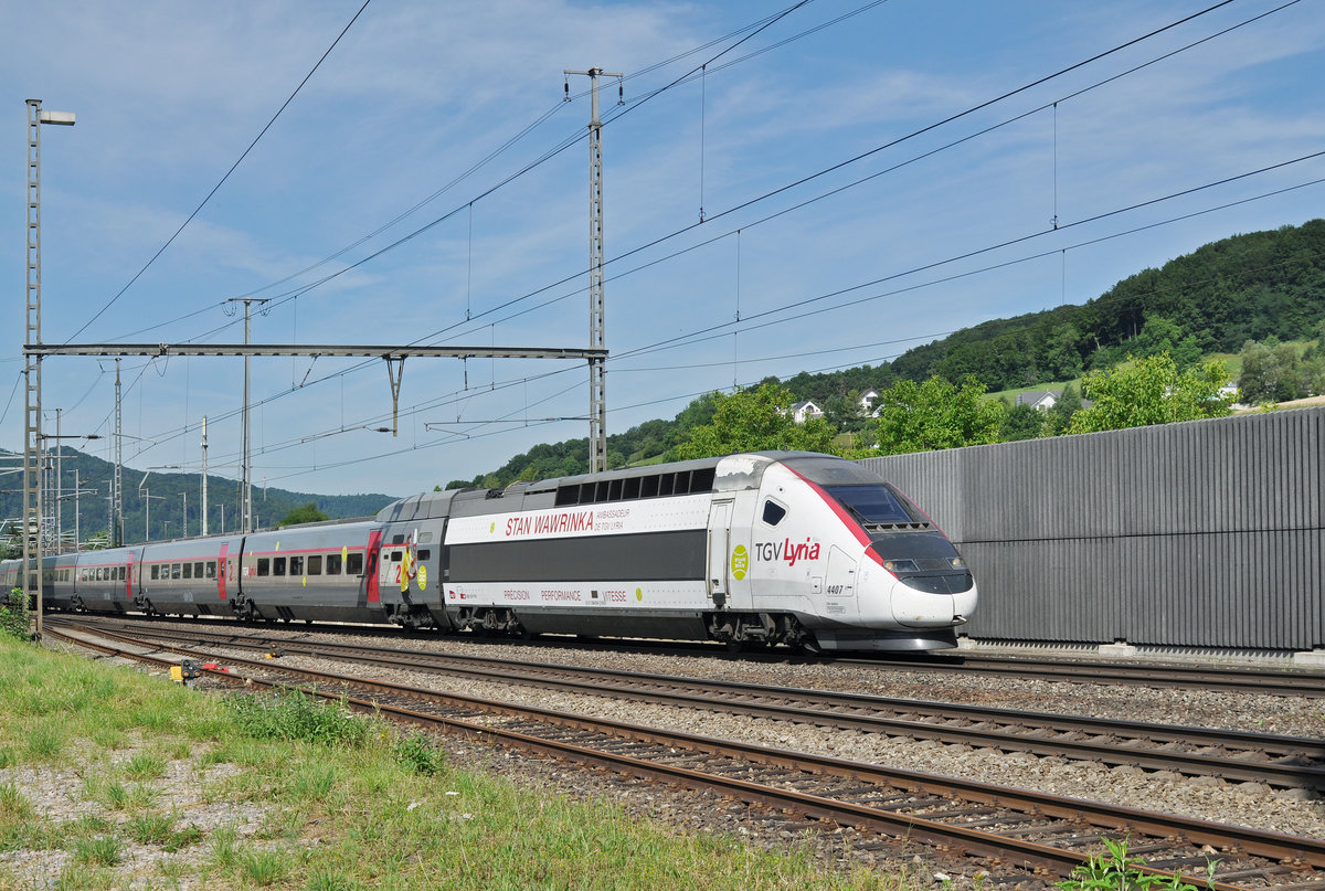 TGV Lyria 4407, Stan Wawrinka, durchfährt den Bahnhof Gelterkinden. Die Aufnahme stammt vom 05.07.2017.