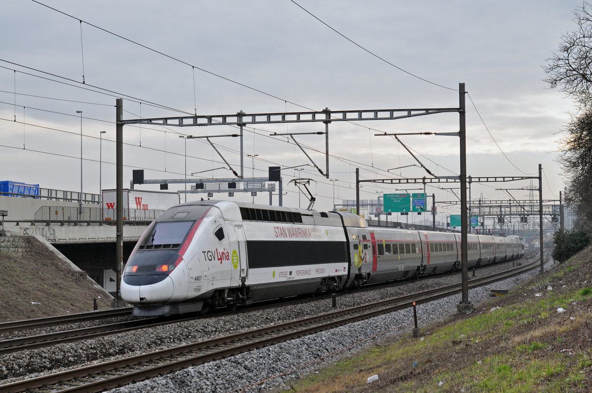 TGV Lyria 4407  Stan Wawrinka  fährt Richtung Bahnhof SBB. Die Aufnahme stammt vom 15.01.2018.