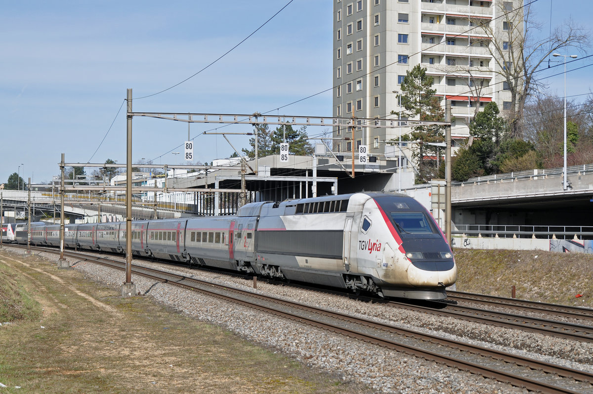 TGV Lyria 4418 fährt Richtung Bahnhof Muttenz. Die Aufnahme stammt vom 05.03.2018.