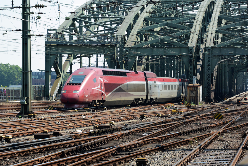 Thalys 4344 Ausfahrt Hohenzollernbrücke Richtung Hbf Köln - 31.07.2014