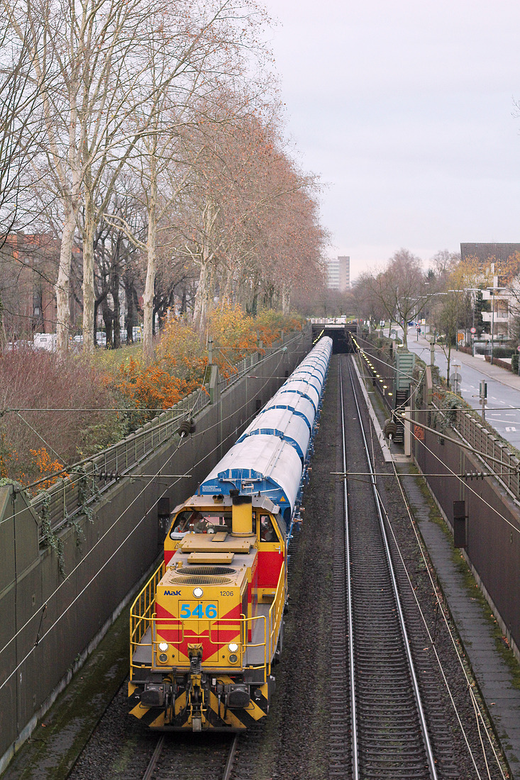 TKSE 546 // Düsseldorf, aufgenommen an der Südrampe des Staufenplatztunnels // 25. November 2015