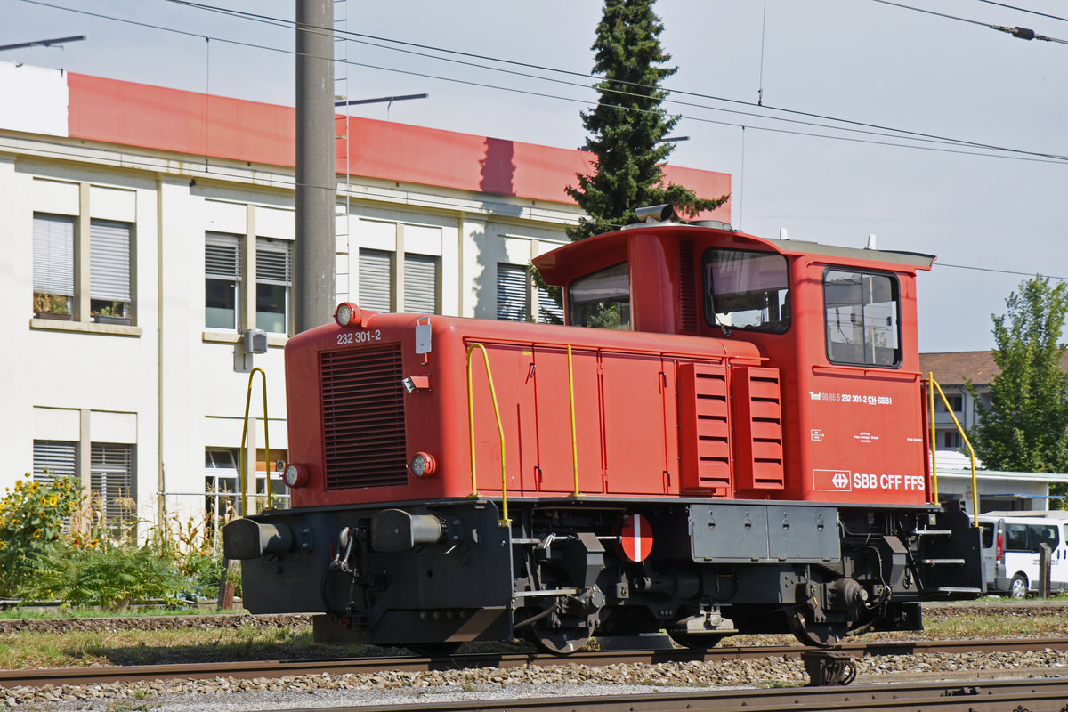 TMf 232 301-2 durchfährt den Bahnhof Pratteln. Die Aufnahme stammt vom 18.09.2018.