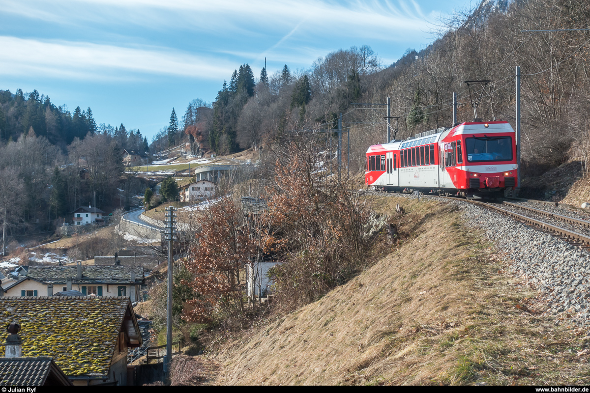 TMR Beh 4/8 72 als Regio Vallorcine - Martigny am 30. Januar 2018 kurz vor Salvan.