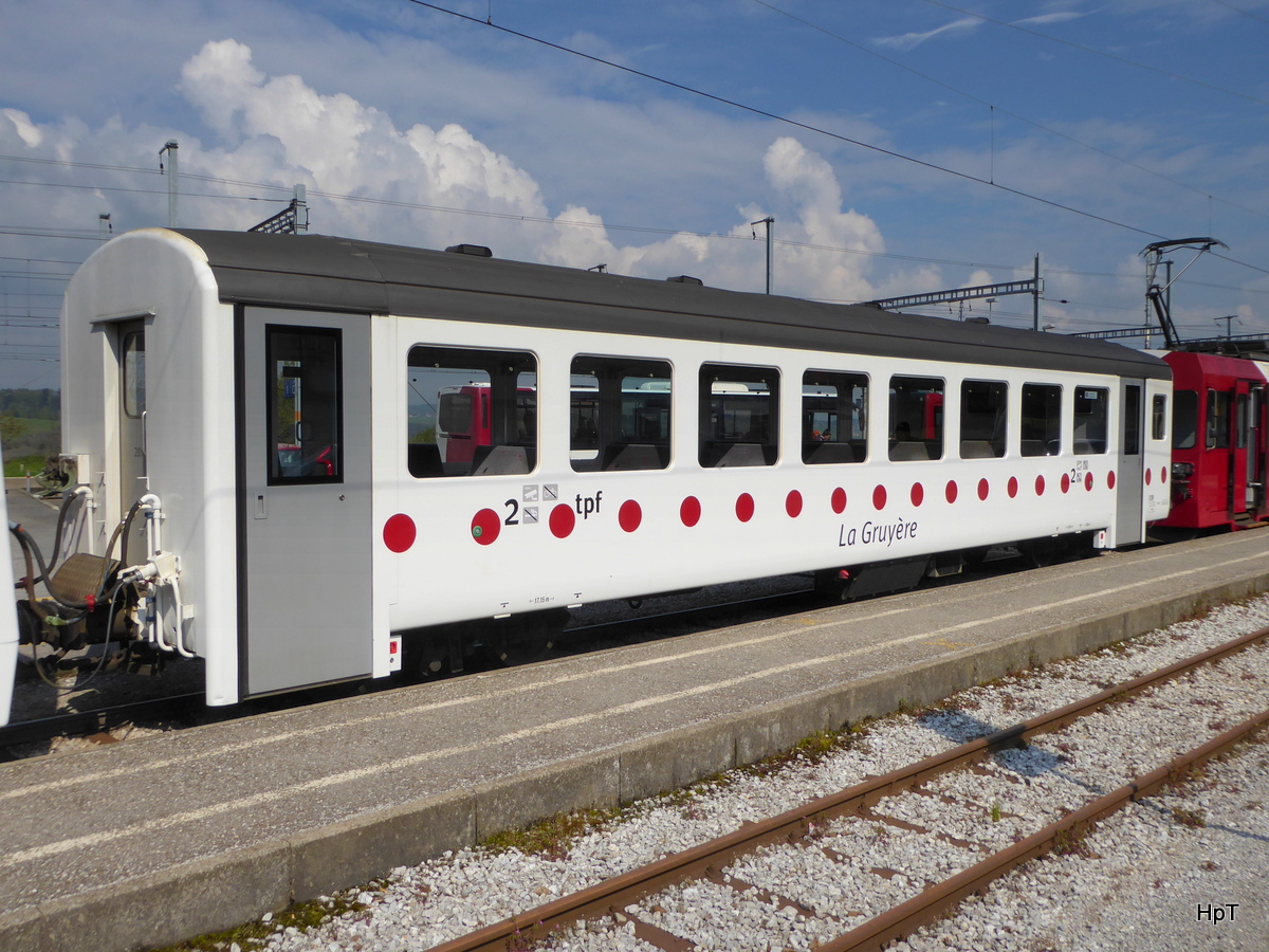 tpf - Personenwagen 2 Kl. B 209 ( Ex MOB ) im Bahnhof von Palézieux am 05.05.2016