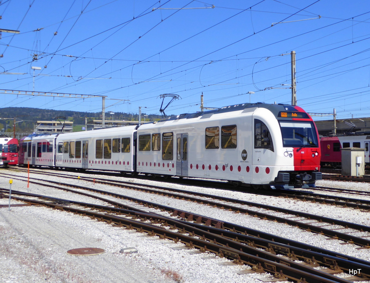 tpf - Regio nach Bulle unterwegs im Bahnhofsareal in Bulle am 05.05.2016