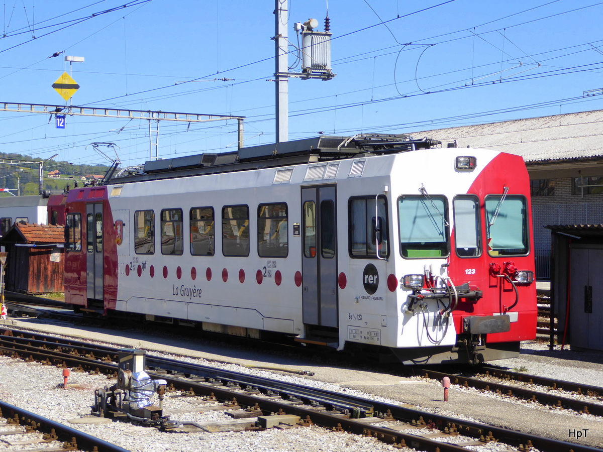 tpf - Triebwagen Be 4/4 123 abgestellt im Bahnhofsareal in Bulle am 05.05.2016