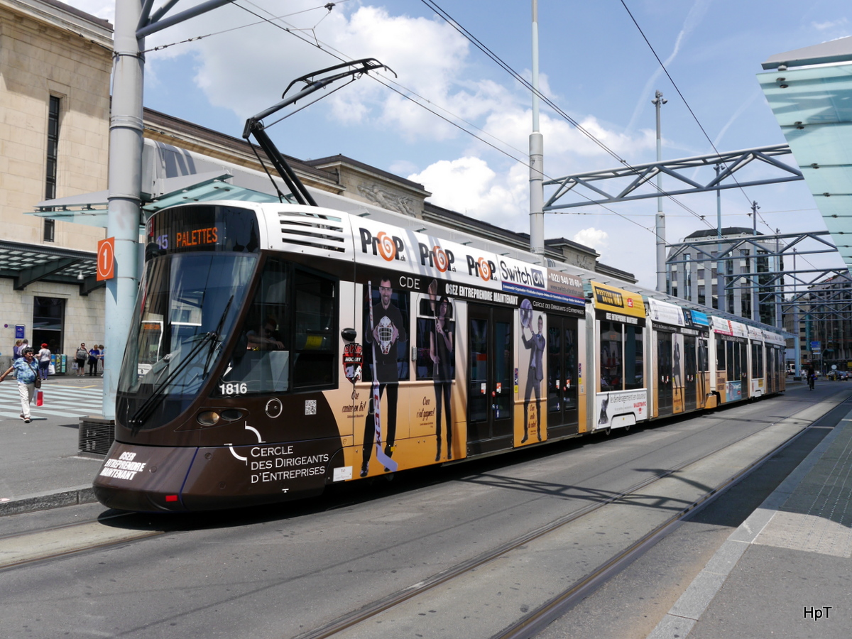 tpg - Tram Be 6/10 1816 unterwegs auf der Linie 15 in der Stadt Genf am 03.06.2017