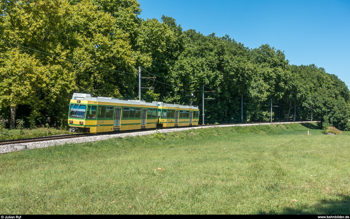 TransN Littorail Be 4/4 502 und Bt 554 am 12. August 2018 auf der Steigung zwischen Bas-des-allées und Colombier.