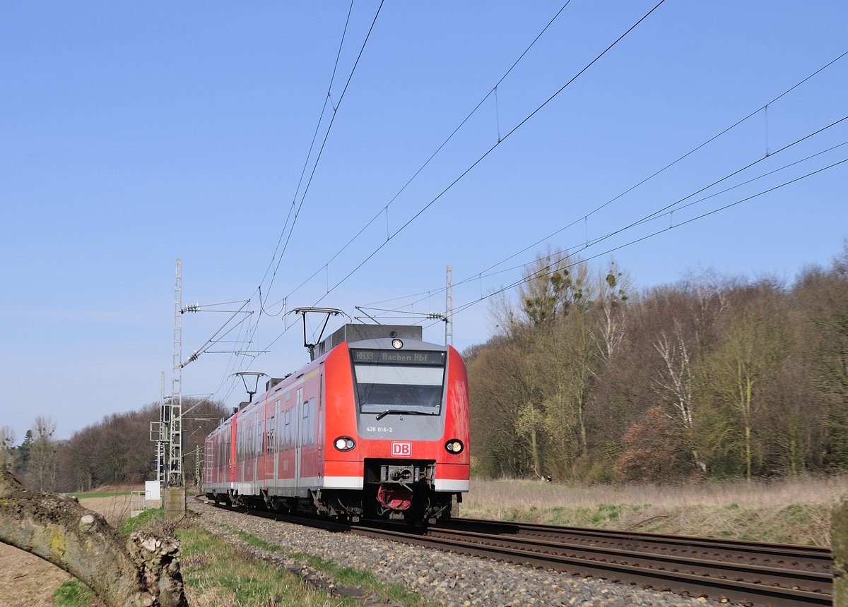 Triebwagen 426 016-2 als RB 33 für die Rhein-Niers-Bahn am 26.03.2017 unterwegs, Km 20.6 bei Übach - Palenber(Rimburgerwald) auf der KBS 485