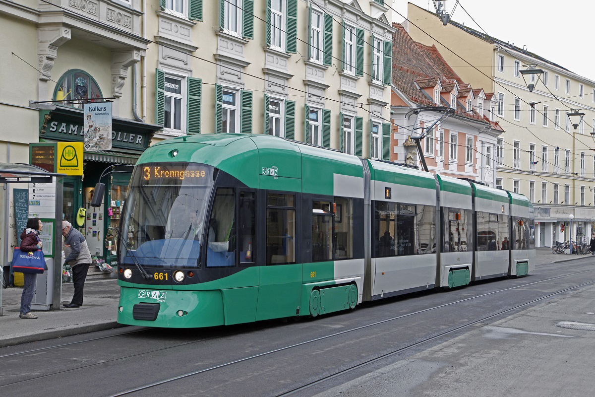 Triebwagen 661 ist am 1.03.2017 auf der Linie 3 eingesetzt und hält in der Station Südtirolerplatz.