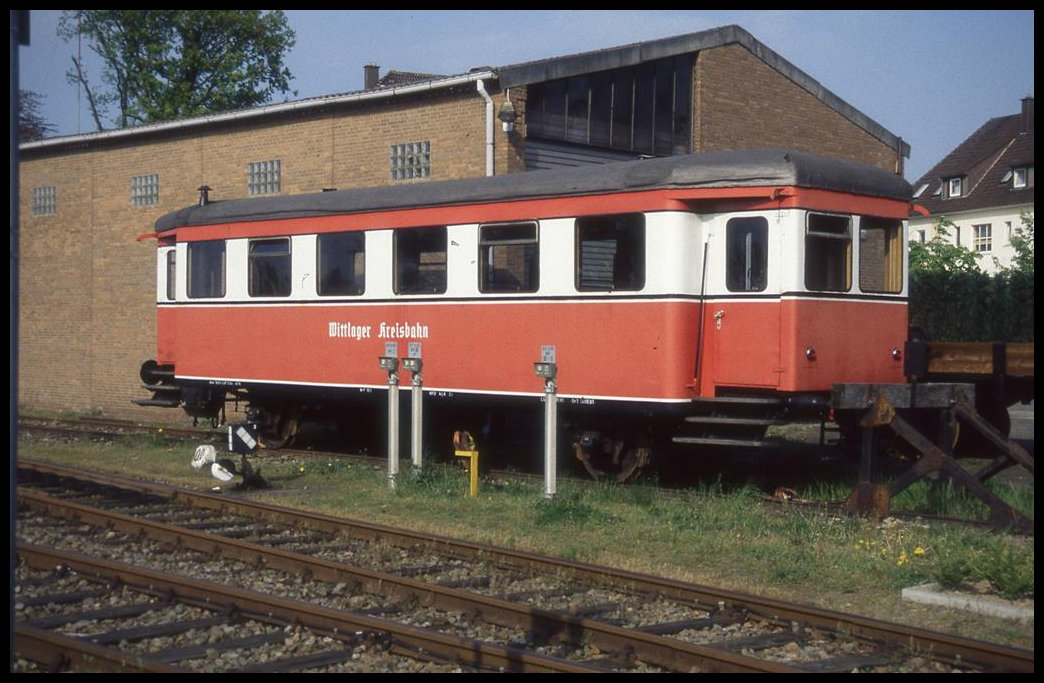 Triebwagen Beiwagen der Wittlager Kreisbahn am 1.5.199 im Bahnhof Bohmte. Das Fahrzeug wird heute noch zeitweise für Museumsfahrten durch MEM genutzt.