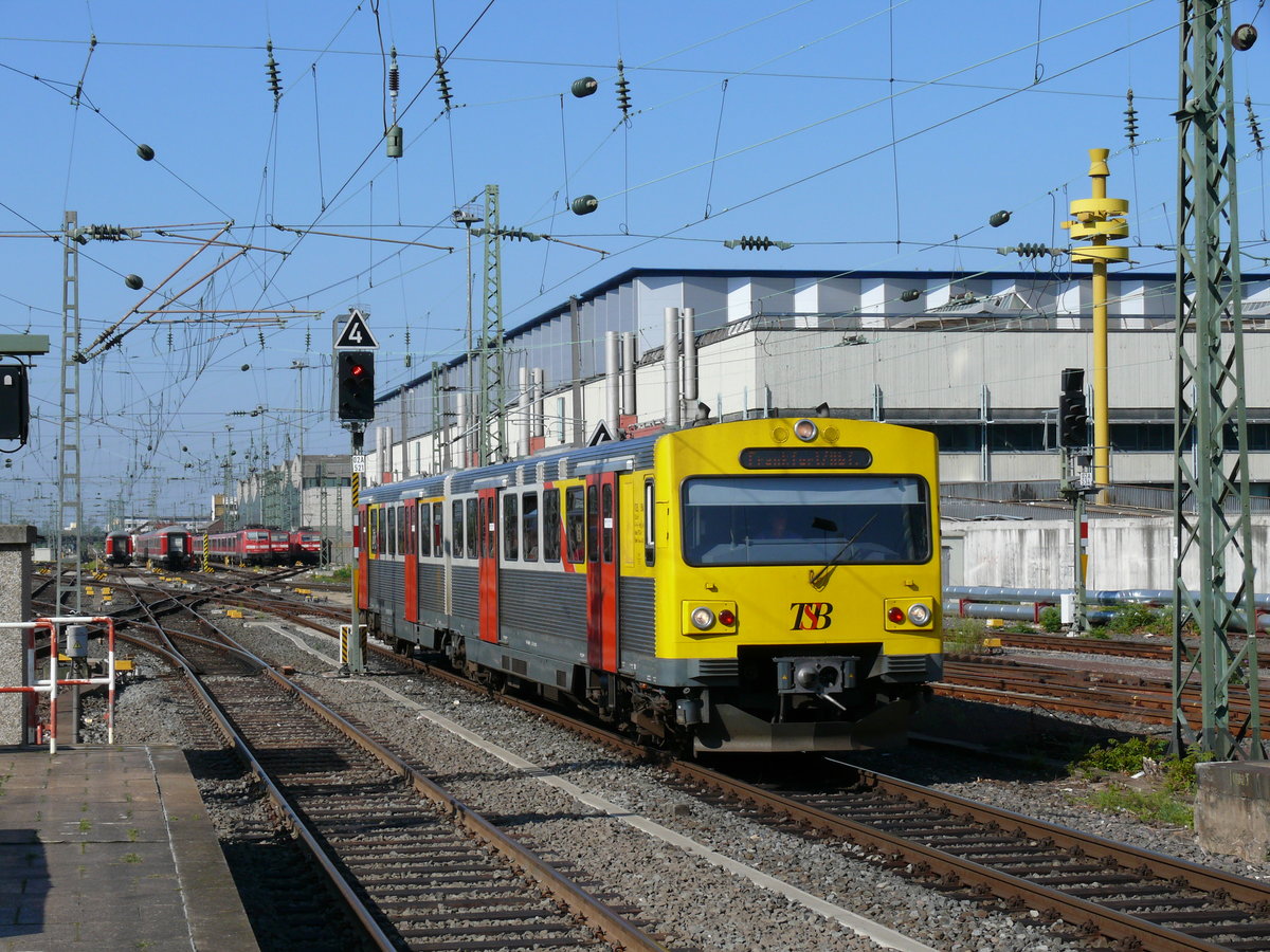 Triebwagen der Taunusbahn TSB / HLB in Frankfurt/Main Hbf; 24.08.2009
