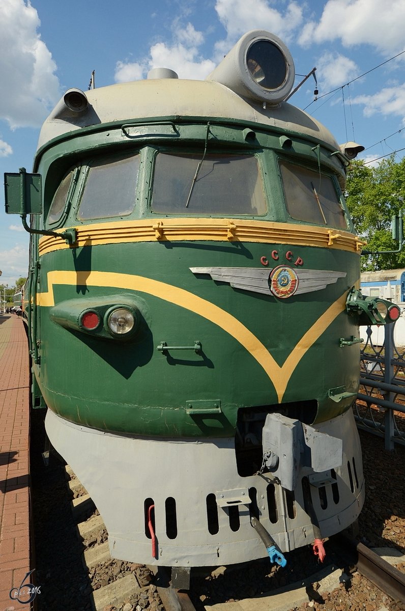 Triebzug ЭЗ9п-132 im Eisenbahnmuseum am Rigaer Bahnhof von Moskau (Mai 2016)