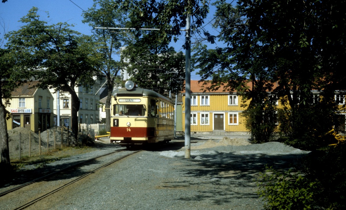 Trondheim Trondheim Sporvei SL 1 (Tw 14) Ila am 5. August 1982.