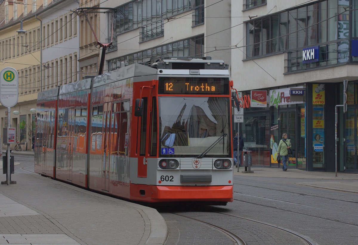 TW 602, Linie 12 nach Halle-Trotha, Höhe Kleinschmieden.08.04.2017   09:21 Uhr.