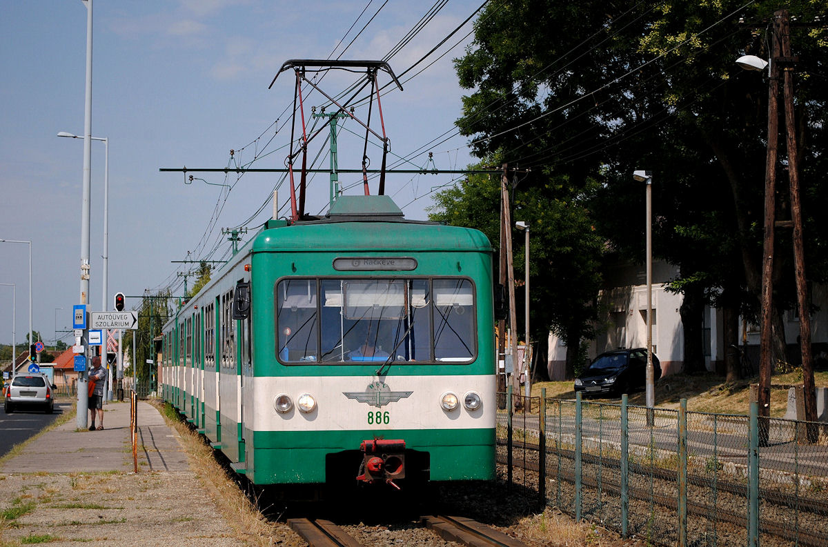 Tw. 886, Budapest - Soroksar, Haltestelle Szent Istvan utca. ( 13.07.2016 ) 