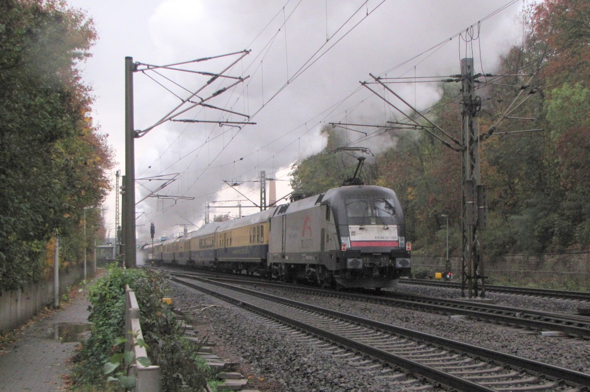 TXL ES 64 U2-029 mit dem DPF 61461 von Weimar nach Würzburg Hbf, am 17.10.2015 in Erfurt-Bischleben.