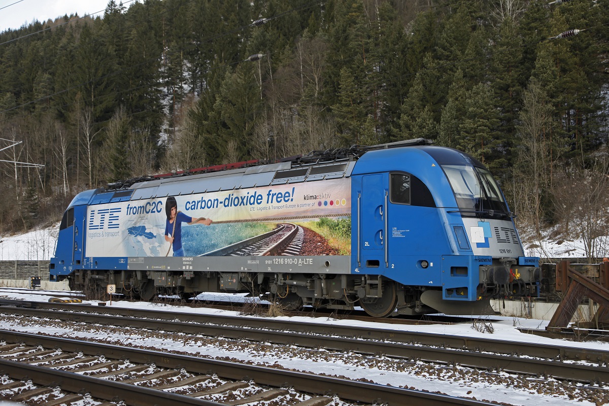Typenbild der LTE-1216 910, aufgenommen im Stutzgleis des Bahnhofes Mürzzuschlag am 26.01.2015.