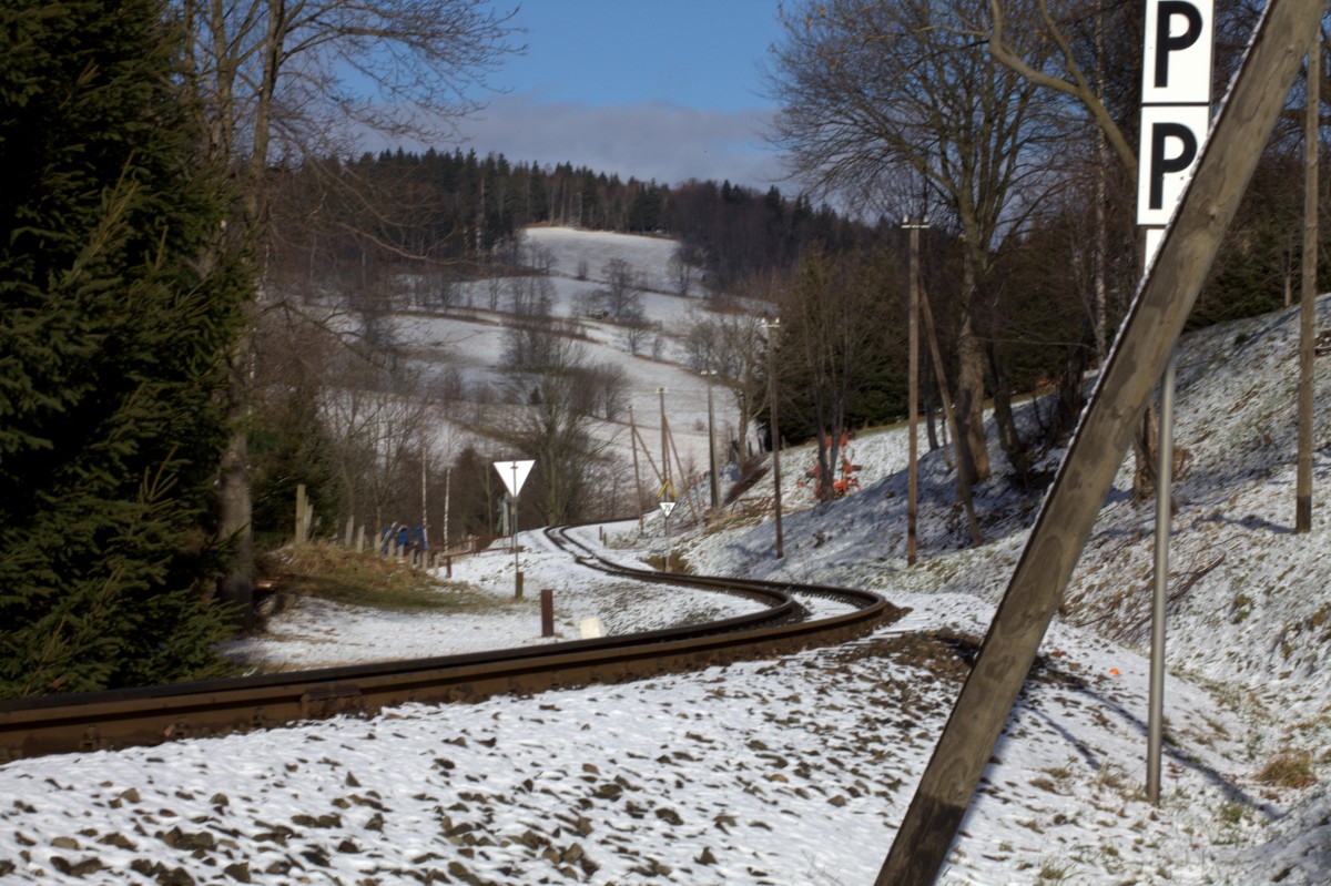 Typisches Streckenprofil zwischen  Neudorf und Cranzahl. 11.02.2016   10:36 Uhr.