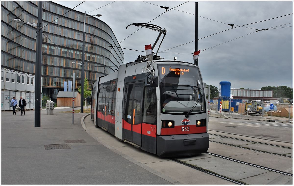 ULF Typ B 653 der Linie D in der Nähe des Hauptbahnhofs. (14.06.2018)