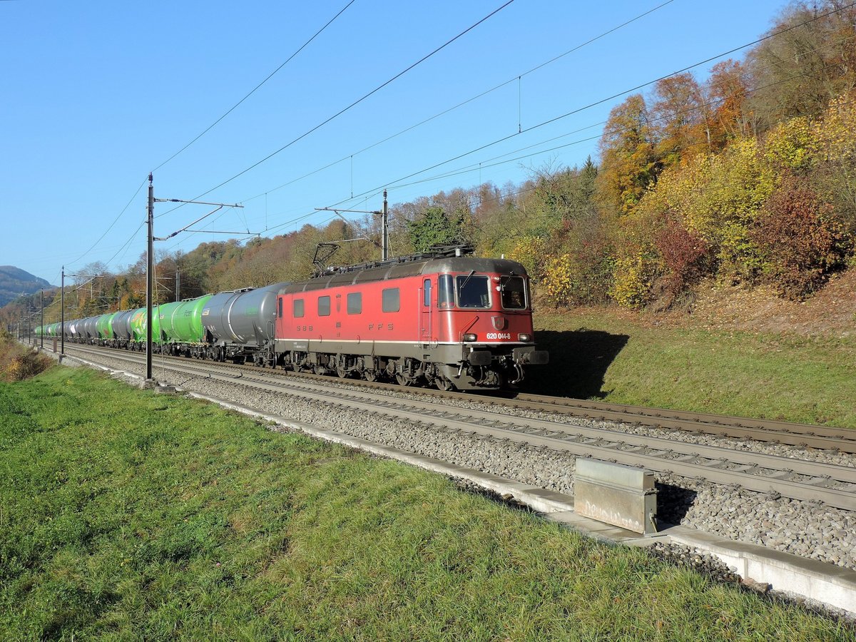 Umiken - 31.10.17 : Re 620 044 mit dem Millet Kesselzug.