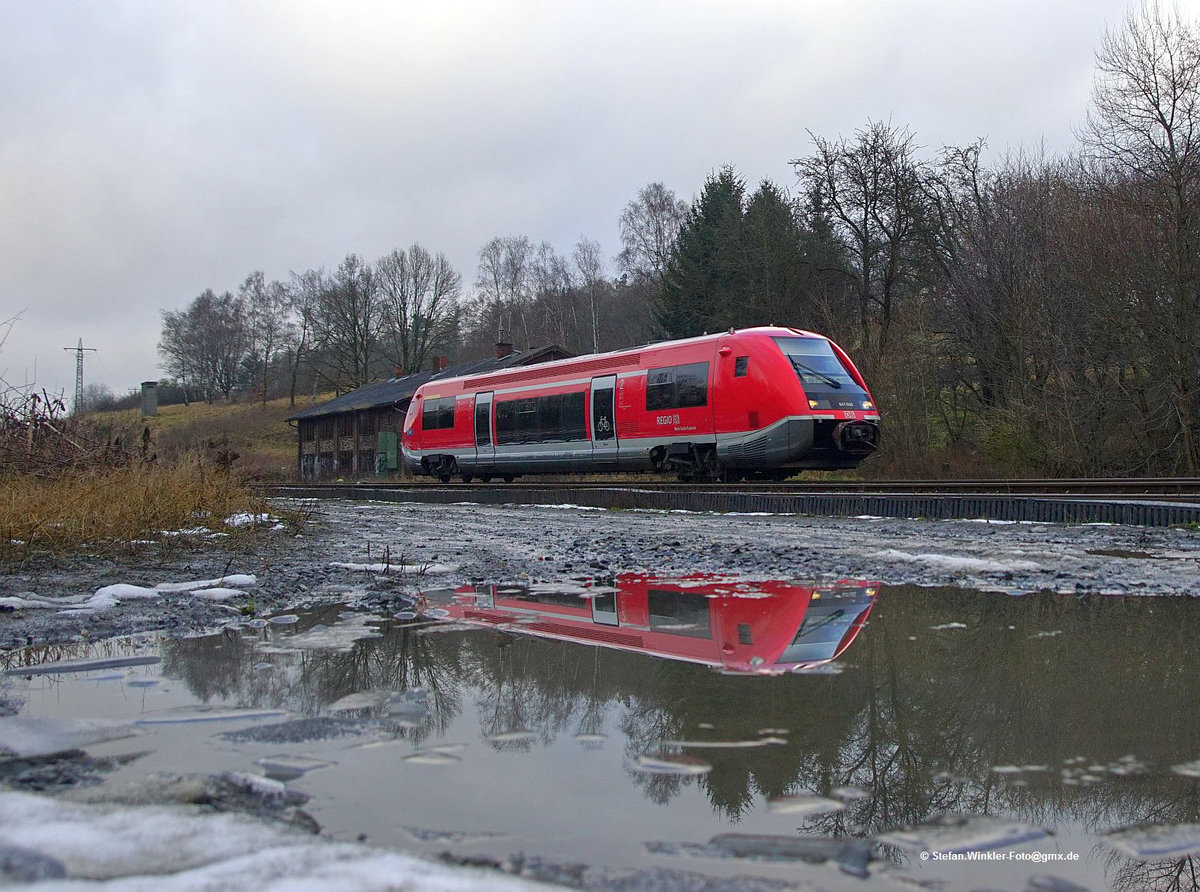 Und noch ein Wal aus der Spiegelserie in Oberkotzau an der Pfütze. Foto vom 22.12.2017