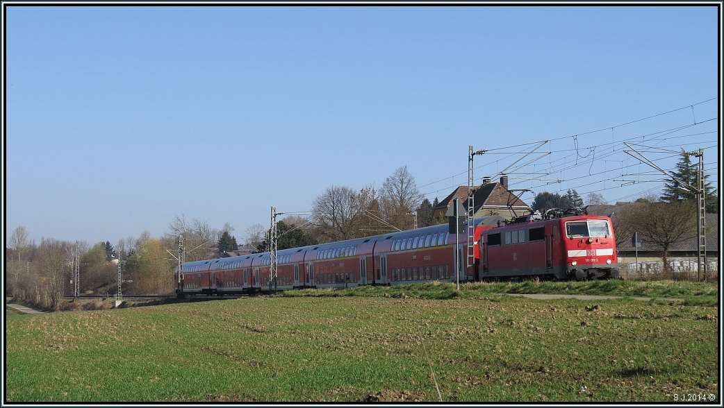 Unterwegs im Wurmtal,hier bei Rimburg zu sehen.Der Wupperexpress auf den Weg nach Aachen. Die Frühlingsboten bescheren nun so langsam Farbe in die Natur. Szenario vom März 2014.