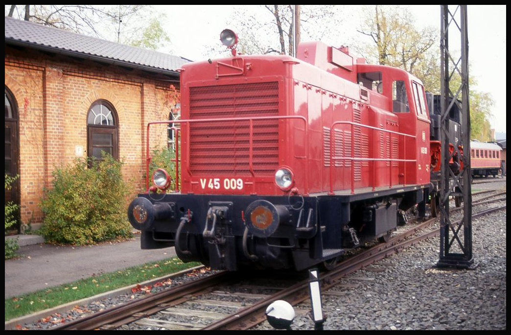 V 45009, eine Splittergattung der DB, im DDM Neuenmarkt Wirsberg am 16.10.1993!
